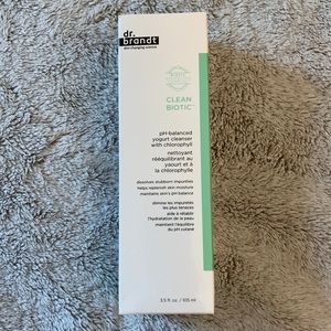Dr. Brandt Clean Biotic pH-Balanced Yogurt Cleanser with Chlorophyll